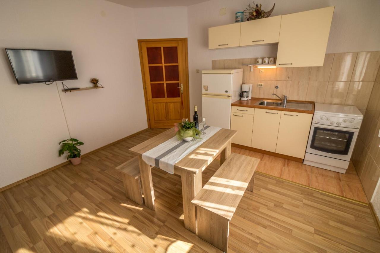 Apartmani Tonkica Supetarska Draga Esterno foto